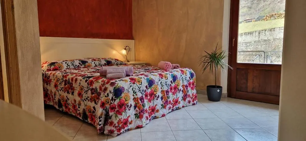 Bed and Breakfast Casa Carda Di Lai Loretta Castel Focognano Italien